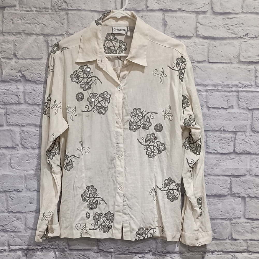 Chico's Cream and Black Blazer Timeless Elegance